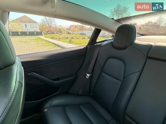 Белый Тесла Модель 3, объемом двигателя 0 л и пробегом 100 тыс. км за 13900 $, фото 56 на Automoto.ua