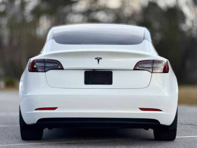 Белый Тесла Модель 3, объемом двигателя 0 л и пробегом 53 тыс. км за 12700 $, фото 4 на Automoto.ua