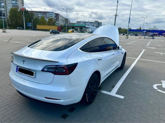 Білий Тесла Модель 3, об'ємом двигуна 0 л та пробігом 120 тис. км за 17800 $, фото 2 на Automoto.ua