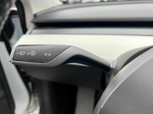 Білий Тесла Модель 3, об'ємом двигуна 0 л та пробігом 203 тис. км за 13790 $, фото 18 на Automoto.ua