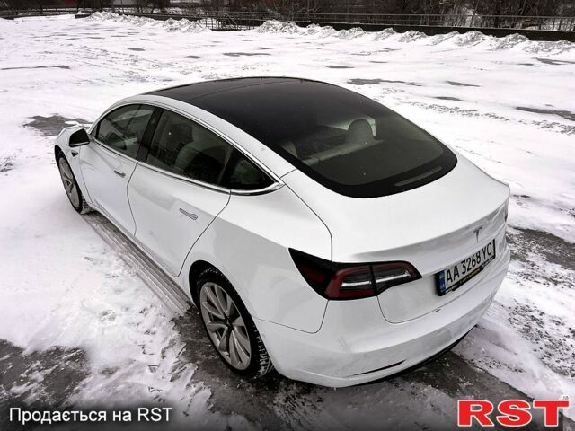 Білий Тесла Модель 3, об'ємом двигуна 0.18 л та пробігом 170 тис. км за 13900 $, фото 3 на Automoto.ua