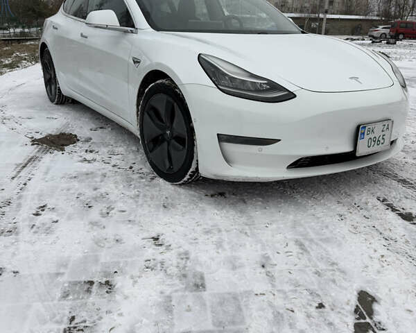 Белый Тесла Модель 3, объемом двигателя 0 л и пробегом 263 тыс. км за 14200 $, фото 7 на Automoto.ua