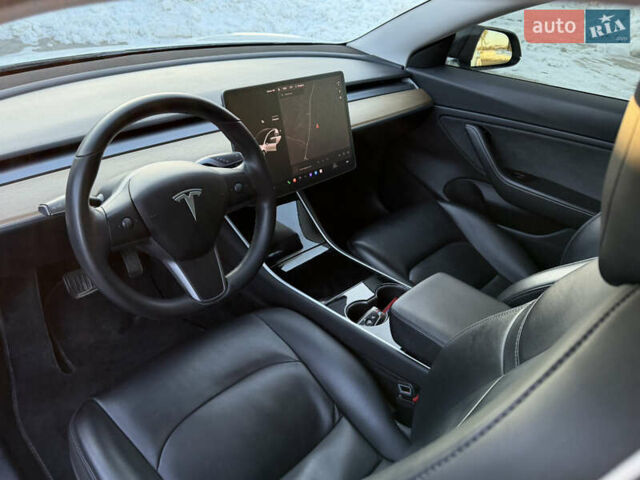 Білий Тесла Модель 3, об'ємом двигуна 0 л та пробігом 74 тис. км за 16500 $, фото 2 на Automoto.ua