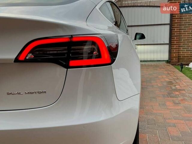 Белый Тесла Модель 3, объемом двигателя 0 л и пробегом 31 тыс. км за 32600 $, фото 12 на Automoto.ua