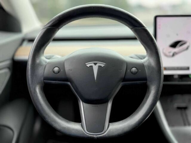 Белый Тесла Модель 3, объемом двигателя 0 л и пробегом 53 тыс. км за 12700 $, фото 19 на Automoto.ua