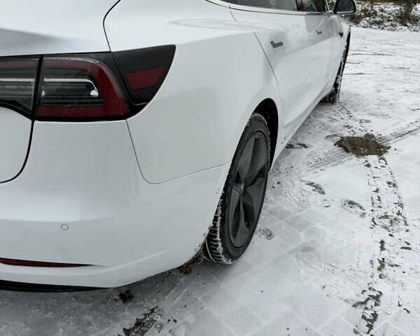 Белый Тесла Модель 3, объемом двигателя 0 л и пробегом 263 тыс. км за 14200 $, фото 6 на Automoto.ua