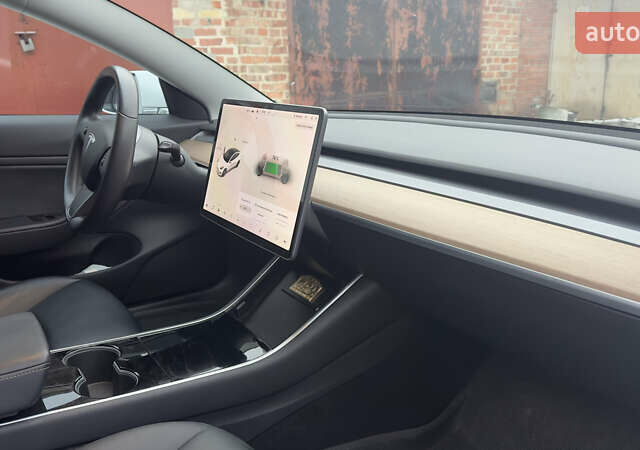 Белый Тесла Модель 3, объемом двигателя 0 л и пробегом 96 тыс. км за 25200 $, фото 29 на Automoto.ua