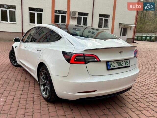 Білий Тесла Модель 3, об'ємом двигуна 0 л та пробігом 108 тис. км за 16400 $, фото 3 на Automoto.ua