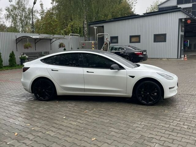 Белый Тесла Модель 3, объемом двигателя 0 л и пробегом 170 тыс. км за 13750 $, фото 3 на Automoto.ua