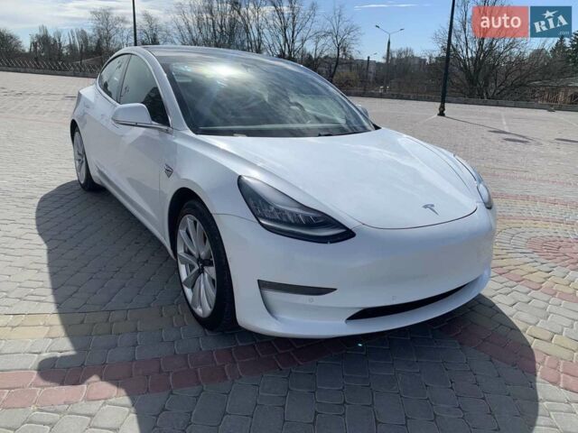 Белый Тесла Модель 3, объемом двигателя 0 л и пробегом 167 тыс. км за 25500 $, фото 17 на Automoto.ua