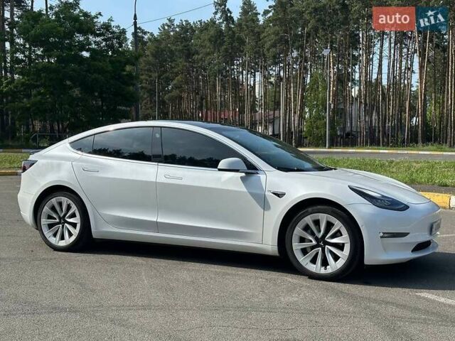 Белый Тесла Модель 3, объемом двигателя 0 л и пробегом 98 тыс. км за 16930 $, фото 5 на Automoto.ua