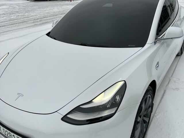 Белый Тесла Модель 3, объемом двигателя 0 л и пробегом 62 тыс. км за 35000 $, фото 10 на Automoto.ua