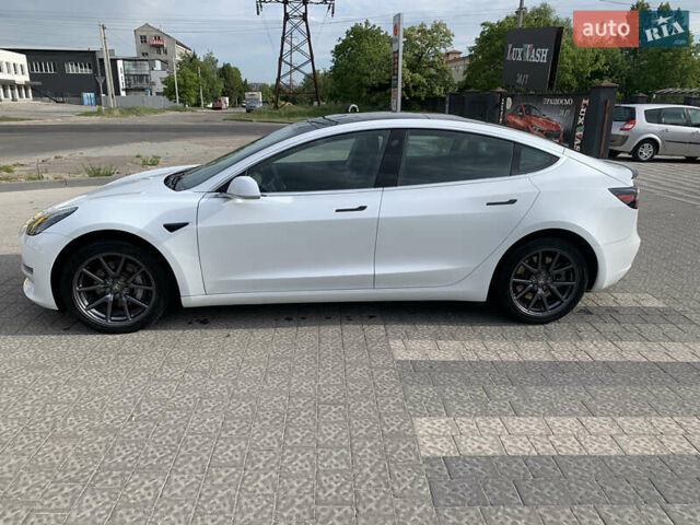 Белый Тесла Модель 3, объемом двигателя 0 л и пробегом 119 тыс. км за 18300 $, фото 4 на Automoto.ua