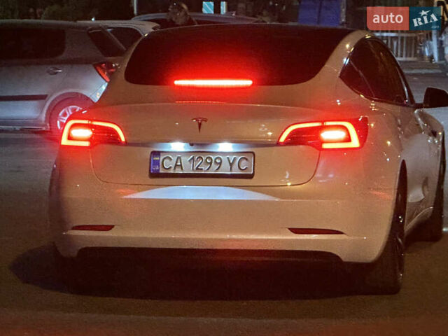 Белый Тесла Модель 3, объемом двигателя 0 л и пробегом 83 тыс. км за 12000 $, фото 6 на Automoto.ua