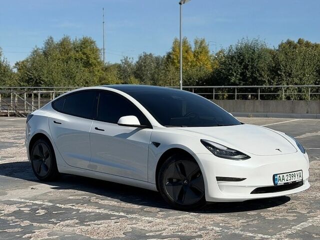 Белый Тесла Модель 3, объемом двигателя 0 л и пробегом 33 тыс. км за 18500 $, фото 26 на Automoto.ua
