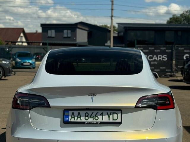 Белый Тесла Модель 3, объемом двигателя 0 л и пробегом 131 тыс. км за 14500 $, фото 4 на Automoto.ua