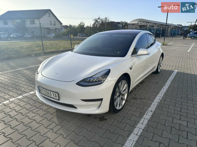 Белый Тесла Модель 3, объемом двигателя 0 л и пробегом 80 тыс. км за 23950 $, фото 1 на Automoto.ua