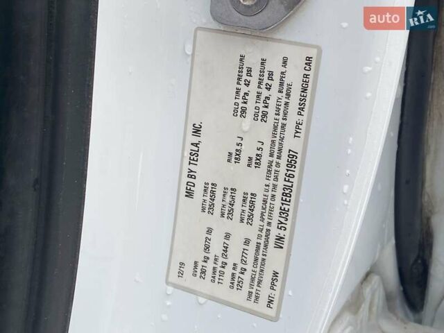 Белый Тесла Модель 3, объемом двигателя 0 л и пробегом 103 тыс. км за 18999 $, фото 25 на Automoto.ua
