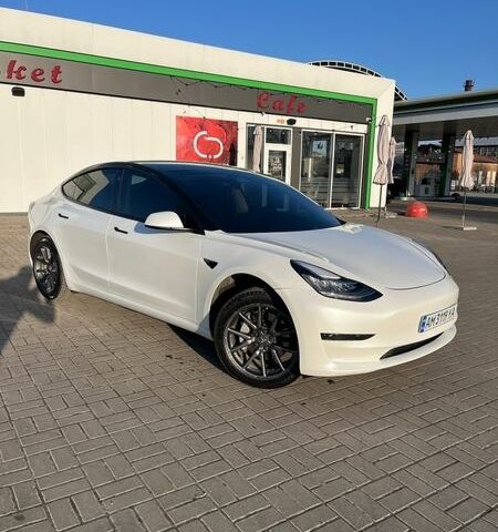 Белый Тесла Модель 3, объемом двигателя 0 л и пробегом 155 тыс. км за 16300 $, фото 1 на Automoto.ua