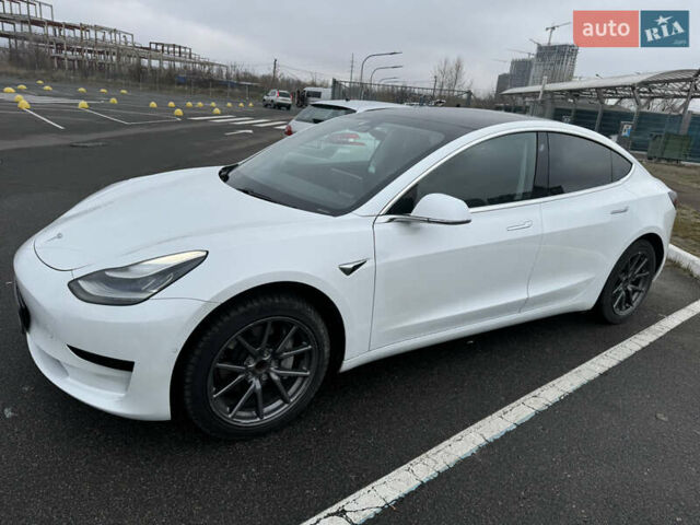 Белый Тесла Модель 3, объемом двигателя 0 л и пробегом 95 тыс. км за 15900 $, фото 8 на Automoto.ua