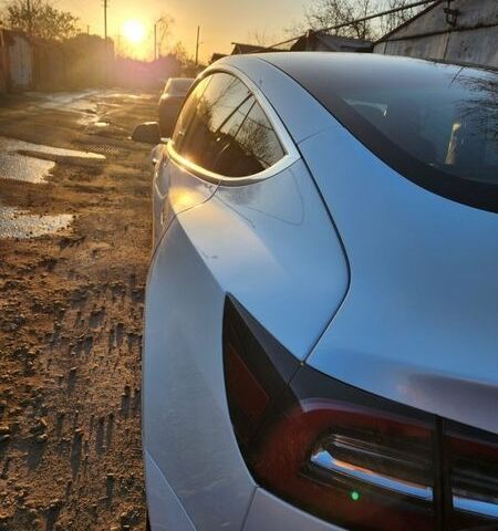 Белый Тесла Модель 3, объемом двигателя 0 л и пробегом 183 тыс. км за 15250 $, фото 4 на Automoto.ua