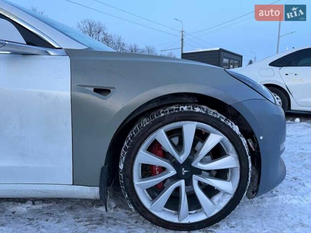Белый Тесла Модель 3, объемом двигателя 0 л и пробегом 233 тыс. км за 11400 $, фото 8 на Automoto.ua