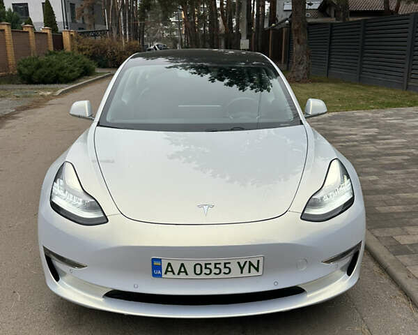 Белый Тесла Модель 3, объемом двигателя 0 л и пробегом 125 тыс. км за 15900 $, фото 1 на Automoto.ua