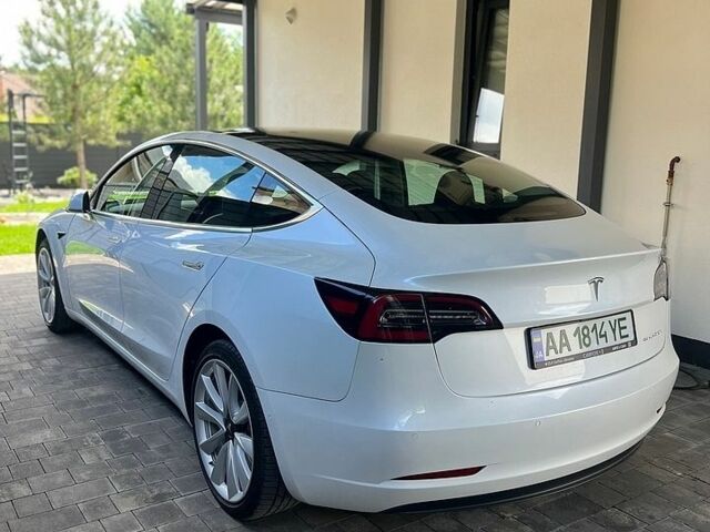 Білий Тесла Модель 3, об'ємом двигуна 0 л та пробігом 69 тис. км за 19000 $, фото 3 на Automoto.ua