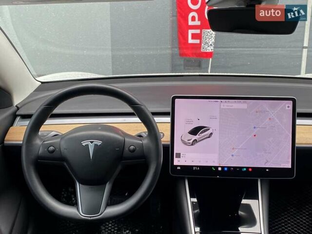 Белый Тесла Модель 3, объемом двигателя 0 л и пробегом 103 тыс. км за 18999 $, фото 16 на Automoto.ua