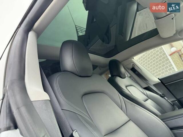 Белый Тесла Модель 3, объемом двигателя 0 л и пробегом 210 тыс. км за 16500 $, фото 12 на Automoto.ua