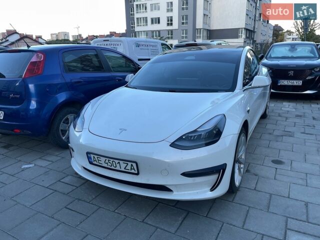 Білий Тесла Модель 3, об'ємом двигуна 0 л та пробігом 87 тис. км за 19500 $, фото 1 на Automoto.ua