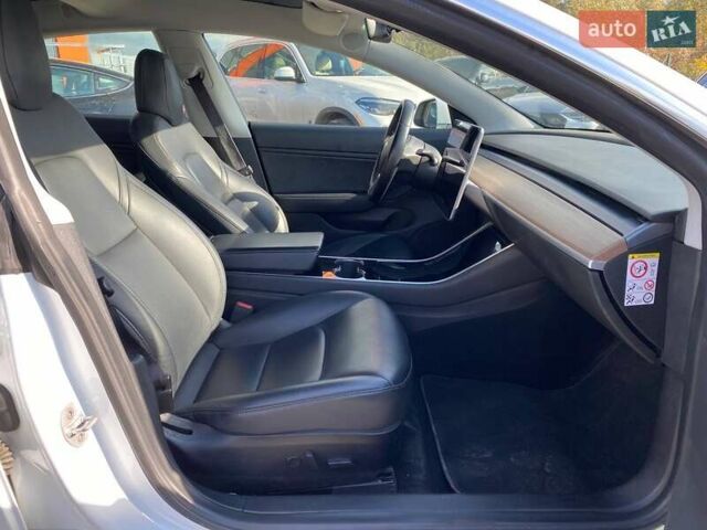 Белый Тесла Модель 3, объемом двигателя 0 л и пробегом 177 тыс. км за 17500 $, фото 16 на Automoto.ua