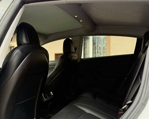Белый Тесла Модель 3, объемом двигателя 0 л и пробегом 143 тыс. км за 18900 $, фото 26 на Automoto.ua