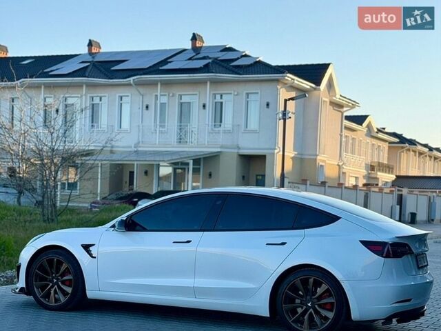 Белый Тесла Модель 3, объемом двигателя 0 л и пробегом 80 тыс. км за 17999 $, фото 8 на Automoto.ua