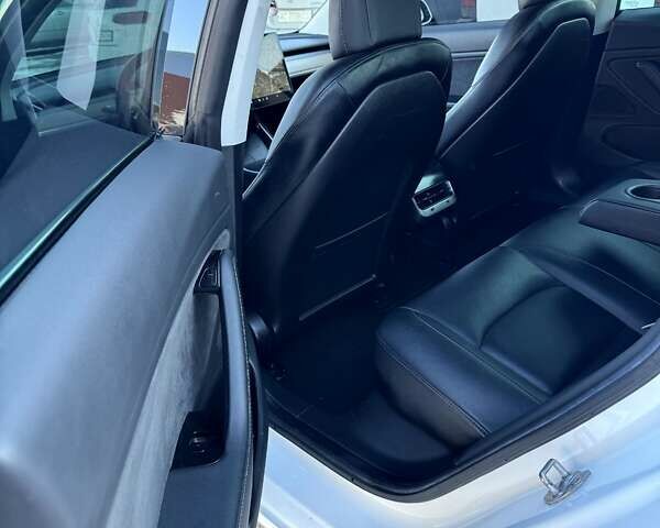 Белый Тесла Модель 3, объемом двигателя 0 л и пробегом 163 тыс. км за 14400 $, фото 16 на Automoto.ua