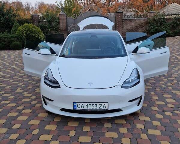 Белый Тесла Модель 3, объемом двигателя 0 л и пробегом 135 тыс. км за 20500 $, фото 13 на Automoto.ua