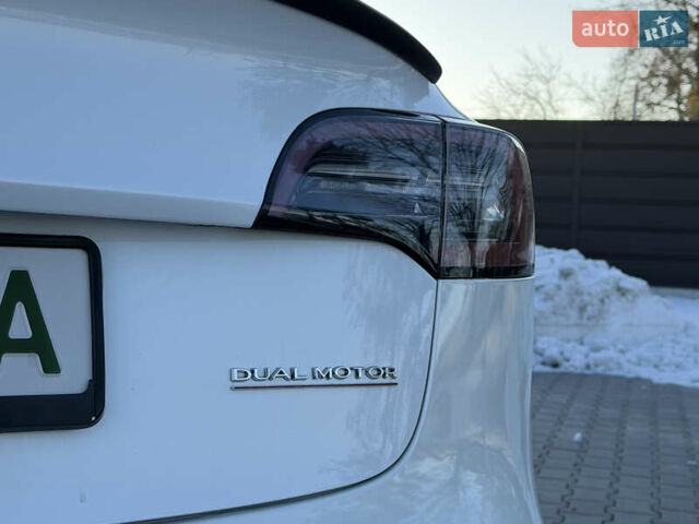 Білий Тесла Модель 3, об'ємом двигуна 0 л та пробігом 74 тис. км за 16500 $, фото 20 на Automoto.ua