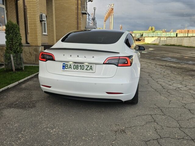 Білий Тесла Модель 3, об'ємом двигуна 0 л та пробігом 78 тис. км за 15300 $, фото 8 на Automoto.ua