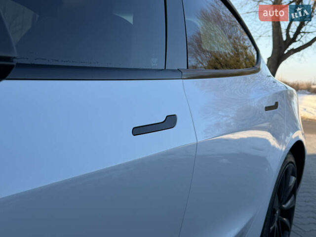 Білий Тесла Модель 3, об'ємом двигуна 0 л та пробігом 74 тис. км за 16500 $, фото 26 на Automoto.ua