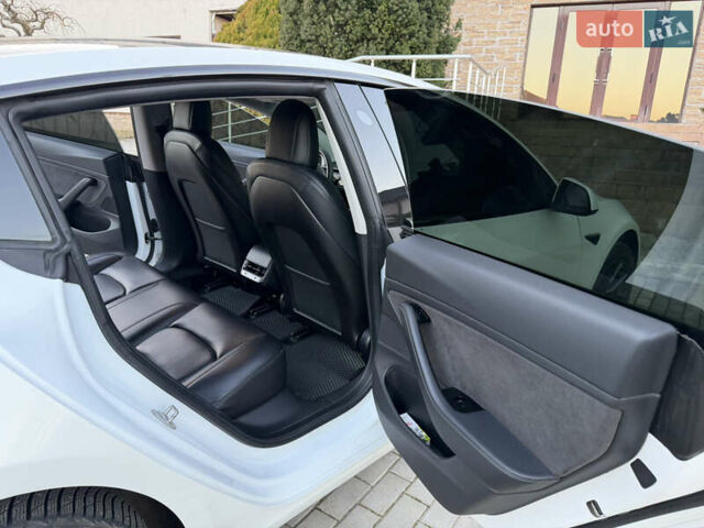 Белый Тесла Модель 3, объемом двигателя 0 л и пробегом 95 тыс. км за 17500 $, фото 11 на Automoto.ua