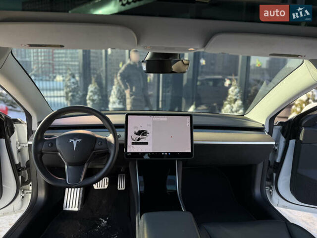 Білий Тесла Модель 3, об'ємом двигуна 0 л та пробігом 110 тис. км за 13500 $, фото 21 на Automoto.ua