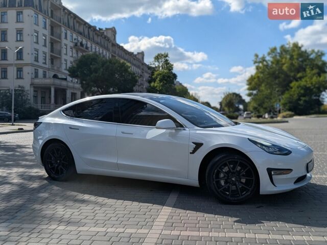 Белый Тесла Модель 3, объемом двигателя 0 л и пробегом 93 тыс. км за 15200 $, фото 7 на Automoto.ua