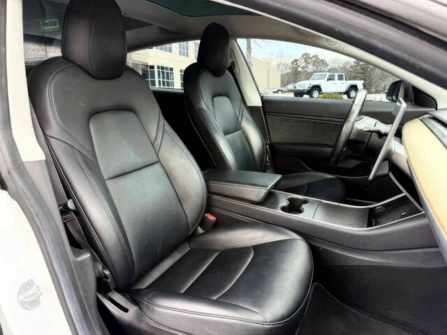 Белый Тесла Модель 3, объемом двигателя 0 л и пробегом 53 тыс. км за 12700 $, фото 10 на Automoto.ua