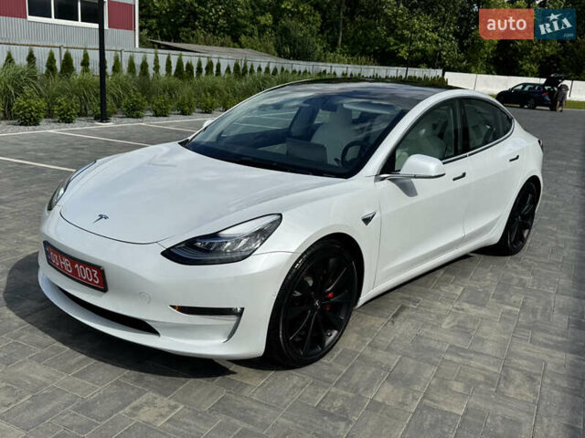 Белый Тесла Модель 3, объемом двигателя 0 л и пробегом 107 тыс. км за 19500 $, фото 5 на Automoto.ua