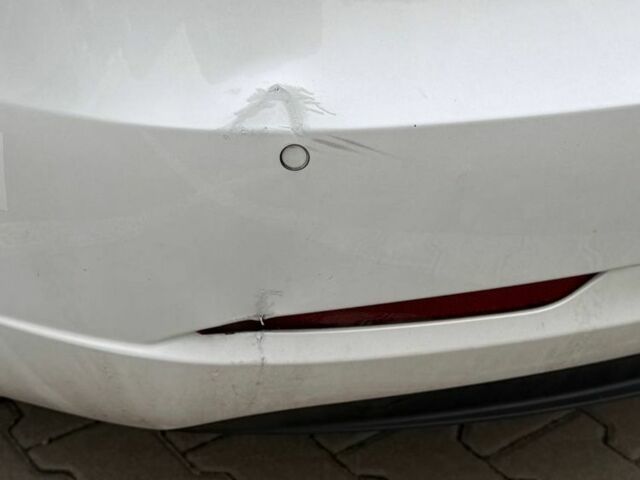 Белый Тесла Модель 3, объемом двигателя 0 л и пробегом 85 тыс. км за 14500 $, фото 6 на Automoto.ua