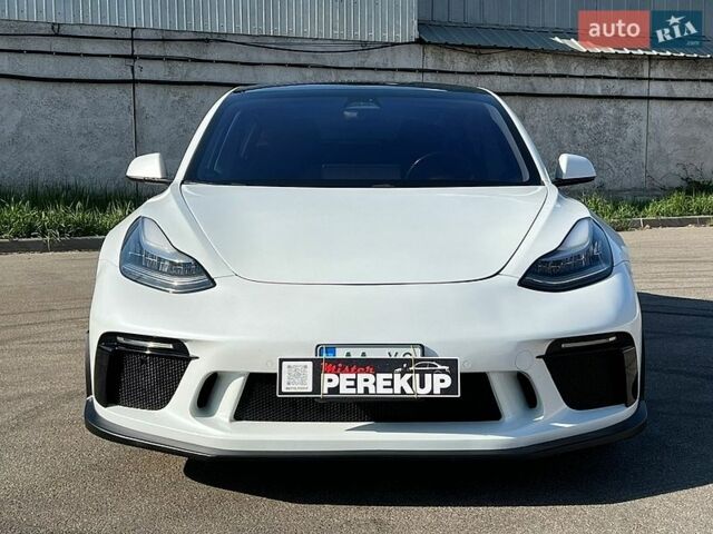 Белый Тесла Модель 3, объемом двигателя 0 л и пробегом 148 тыс. км за 16999 $, фото 2 на Automoto.ua