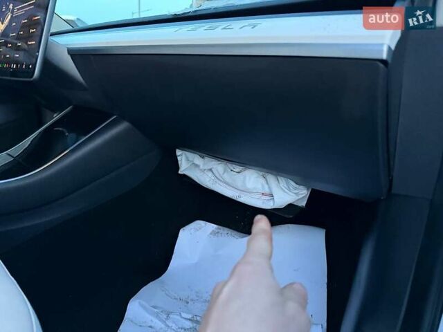 Белый Тесла Модель 3, объемом двигателя 0 л и пробегом 233 тыс. км за 11400 $, фото 13 на Automoto.ua