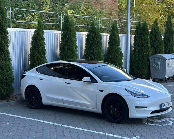 Белый Тесла Модель 3, объемом двигателя 0 л и пробегом 104 тыс. км за 24000 $, фото 2 на Automoto.ua