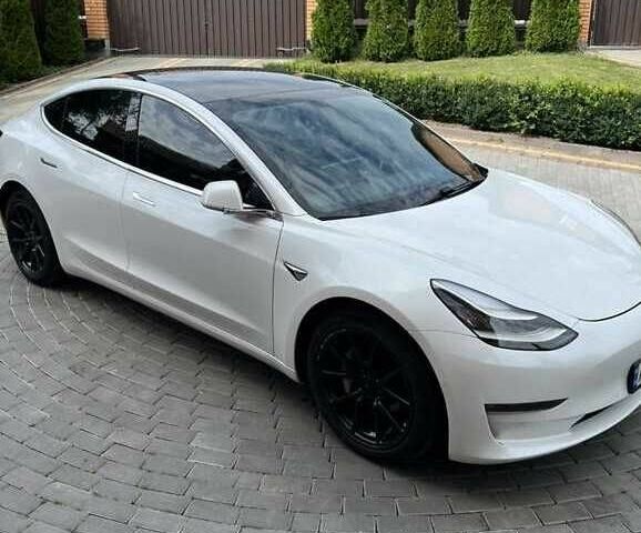 Білий Тесла Модель 3, об'ємом двигуна 0 л та пробігом 140 тис. км за 13596 $, фото 11 на Automoto.ua