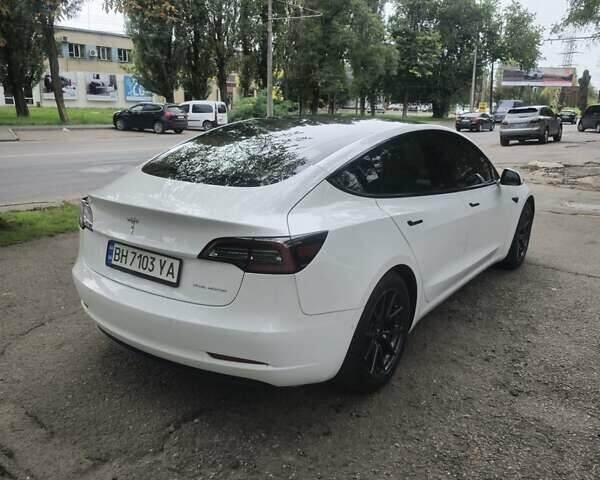 Белый Тесла Модель 3, объемом двигателя 0 л и пробегом 70 тыс. км за 19999 $, фото 3 на Automoto.ua